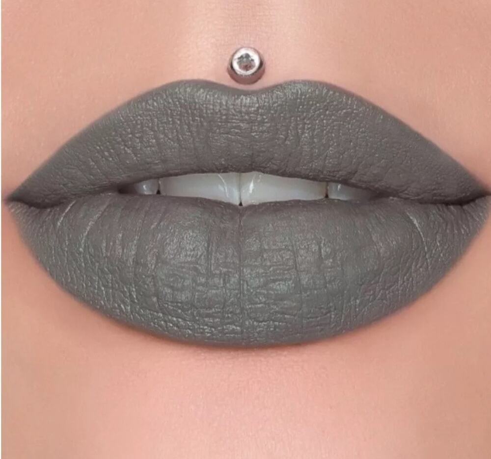 JEFFREE STAR COSMETICS - VELVET TRAP LIPSTICK "DRILL SERGEANT"